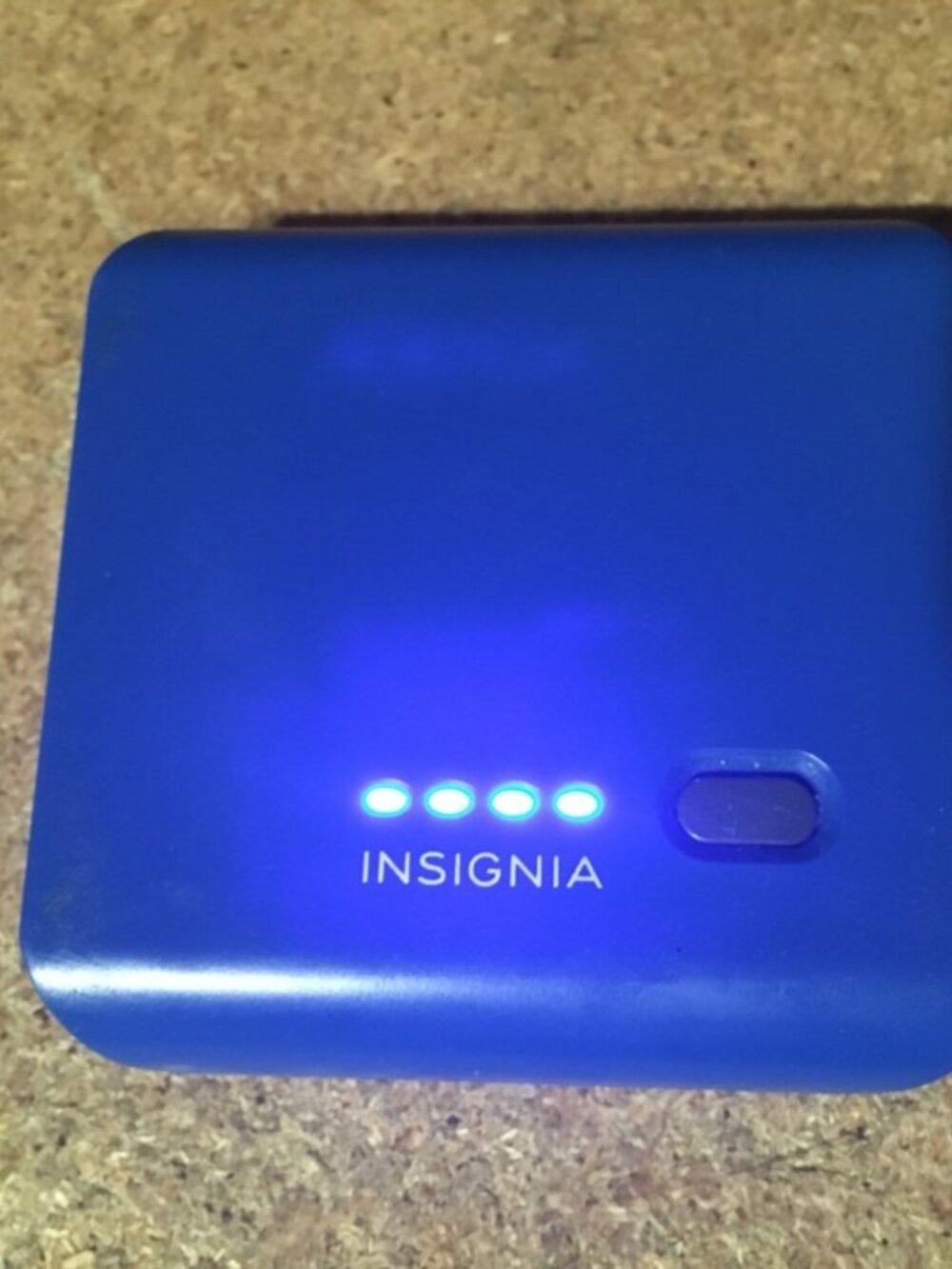 INSIGNIA MOBILE BATTERY PACK BLUE 5200MAH